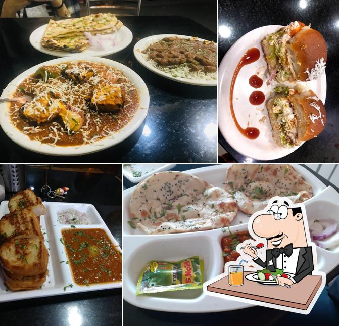 Food at Oye Pappe, स्वाद की लत