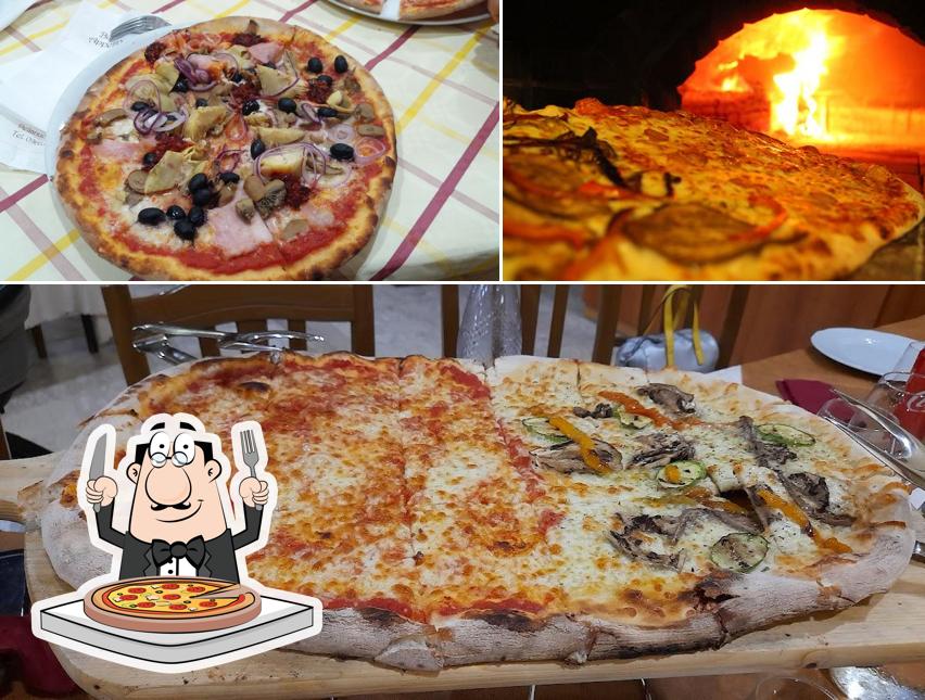 Scegli una pizza a La Pergamena Di Gangemi Domenico & C. S.A.S