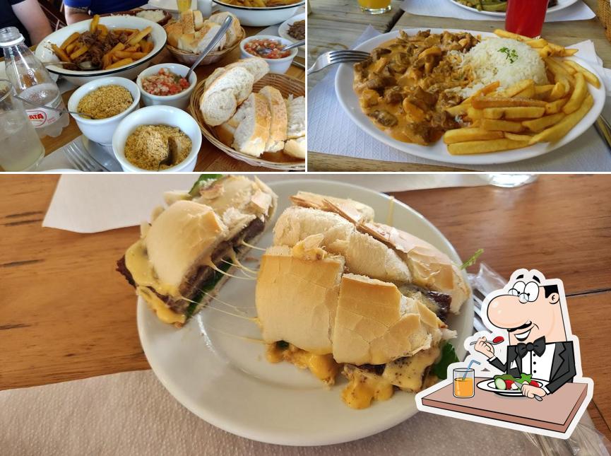 Platos en Assembléia Bar