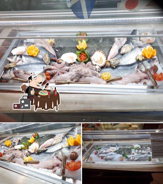 Ristorante Pizzeria Altamarea serve un menu per gli amanti del pesce