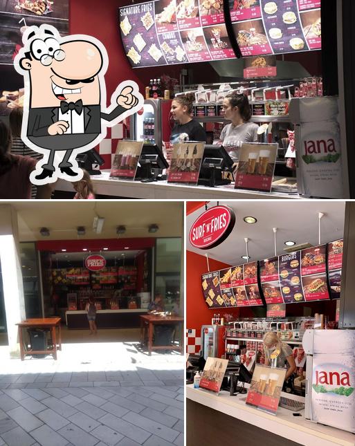 Gli interni di Fast food "Surf N Fries"