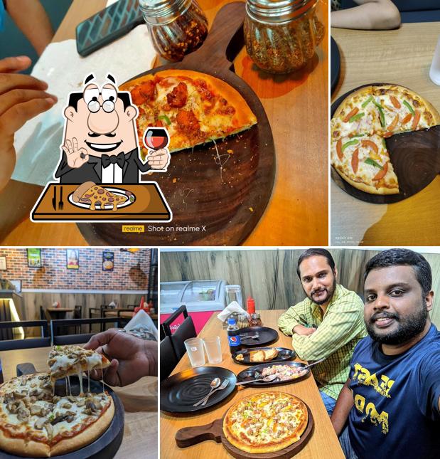 At Looco's Pizza Pathiripala, you can taste pizza