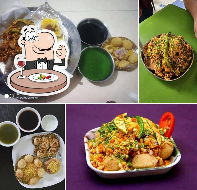 Food at Maharaja Bhel