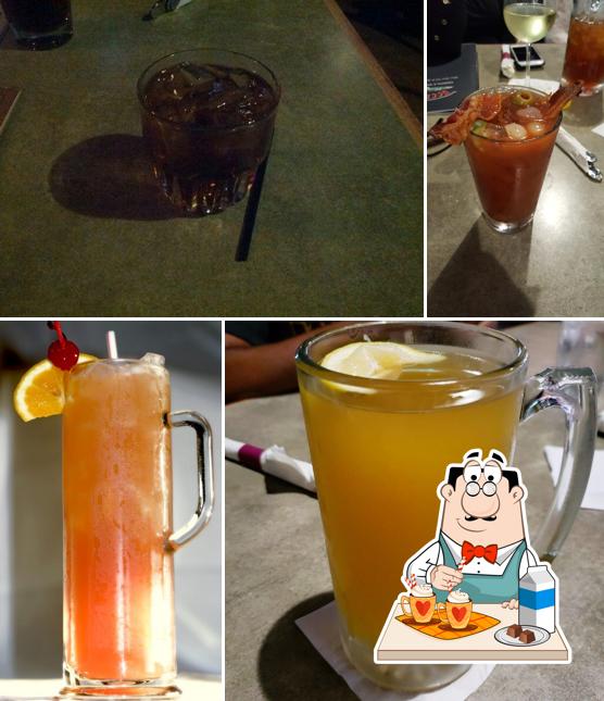 Uccello's Ristorante: Pizzeria & Sports Lounge - Standale/Walker