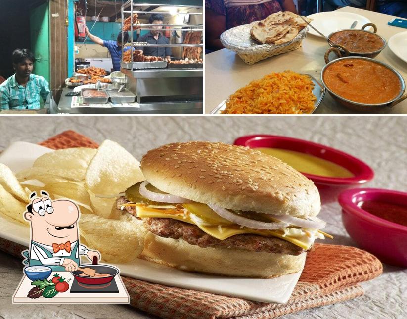 Chicken curry at Nirula's Khanna Market