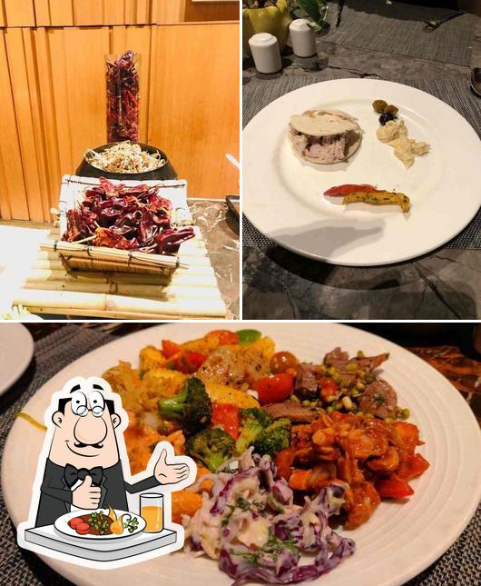 Food at Cafe On 3 at Holiday Inn Mayur Vihar