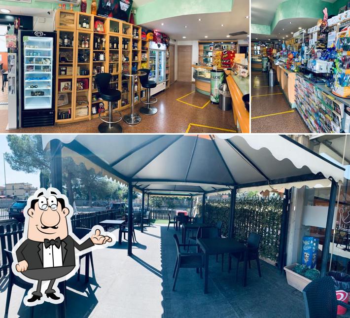 Gli interni di Rewind bar e tabacchi
