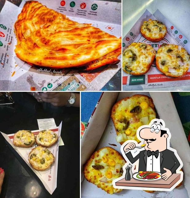 Food at LaPino'Z Pizza