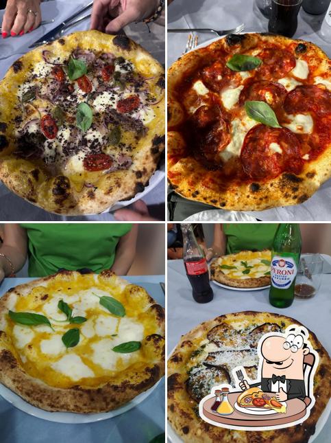 Scegli tra le svariate varianti di pizza