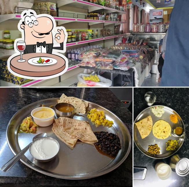 Food at Bandu Gore bhojanalaya