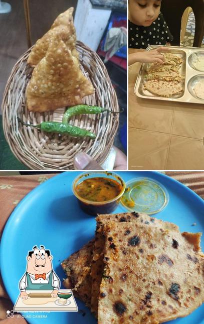 Samosa at Parathas & More