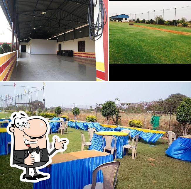 Here's a pic of The Hangout