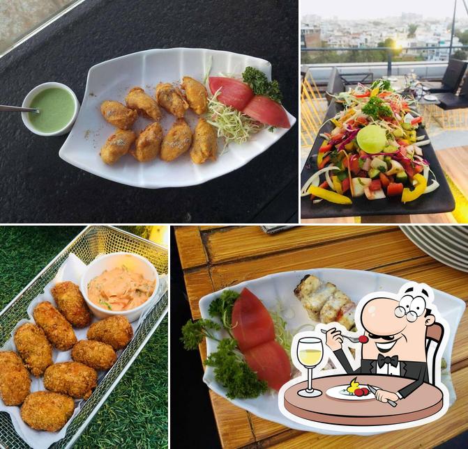 Meals at Ten 11 Lounge & Bar