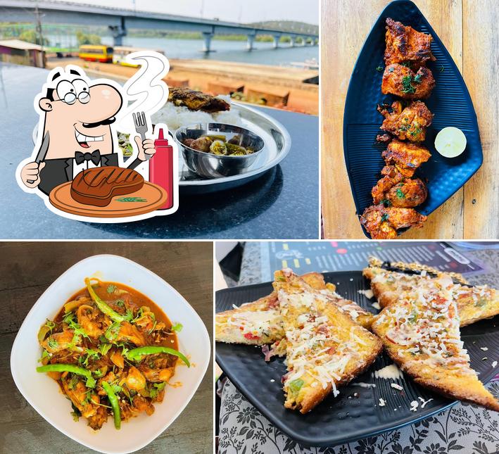 Order meat meals at Friend’s Cafe