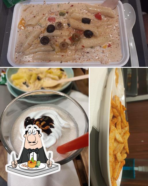 Food at The Nineties Coffee Company