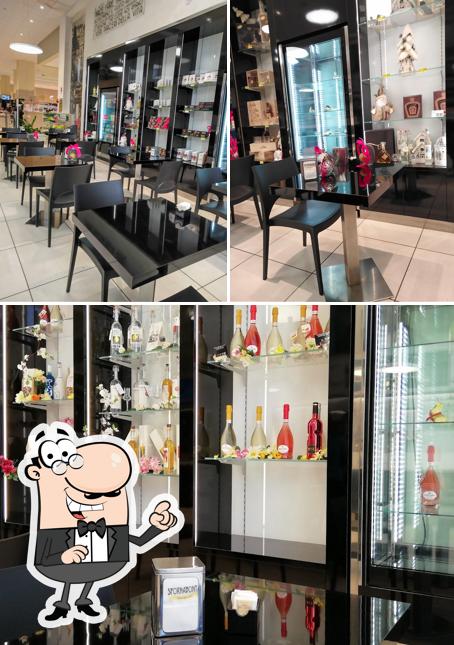 Gli interni di Sfornabonta' caffetteria e CONAD superstore