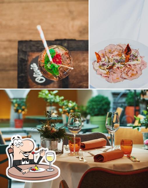 La immagine della cibo e vino di Cortile dei Beati