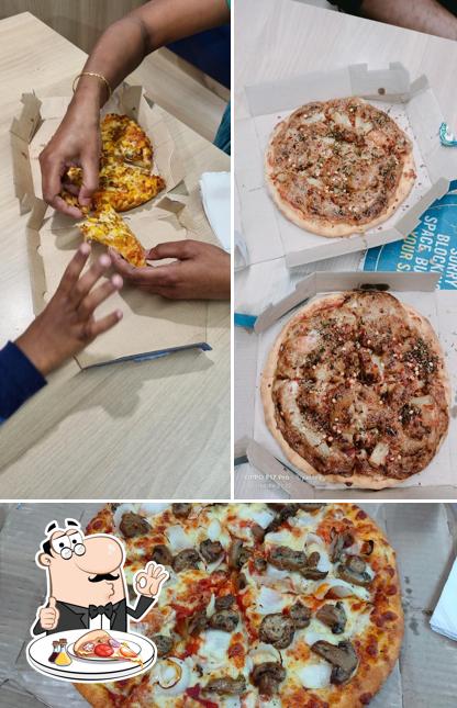 Pick pizza at Domino's Pizza Sarkanda, Bilaspur