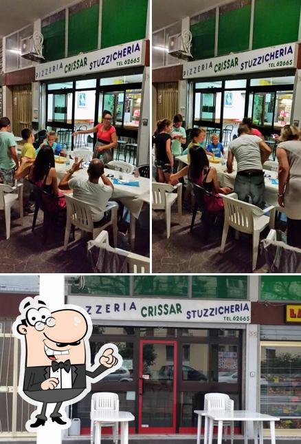 Dai un'occhiata agli interni di Pizzeria Crissar