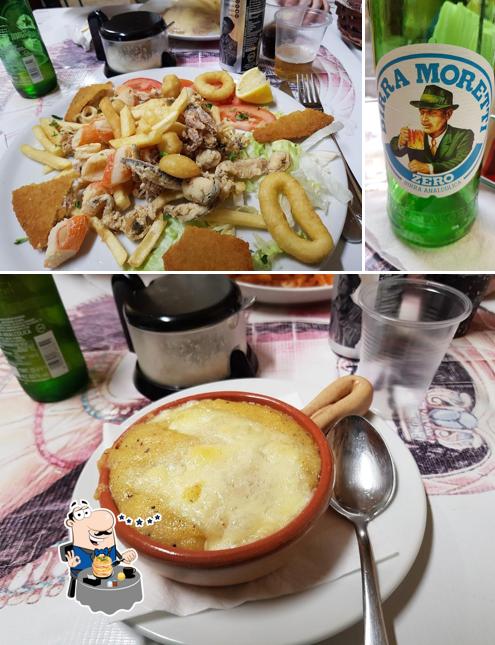 Tra le varie cose da Pizza Turca Cleopatra Kebab si possono trovare la cibo e birra