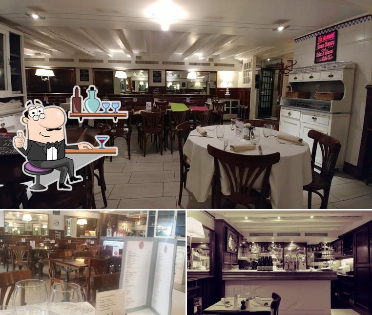 Tra le diverse cose da Au Pied de Cochon si possono trovare la interni e bancone da bar