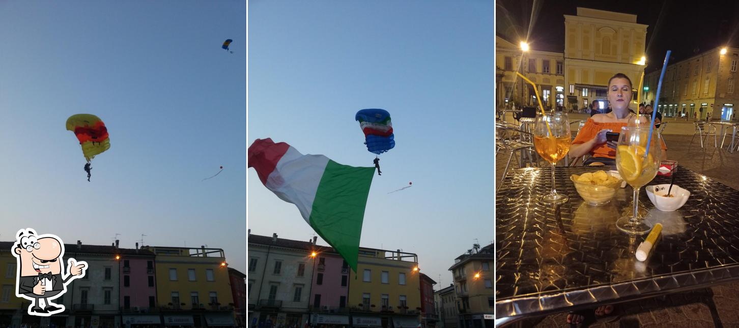 Vedi la foto di Bar Italia