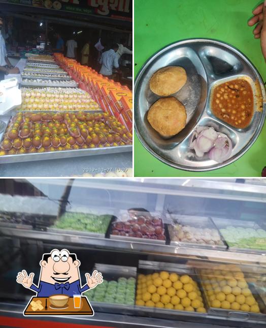 Food at Hotal Khushi Pro. DHIRAJ KUMAR