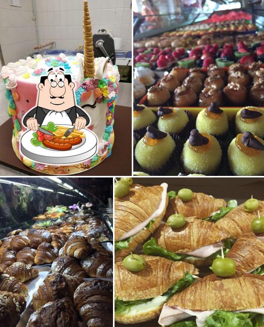 Cibo al Pasticceria Carosello di Lussana Daniele