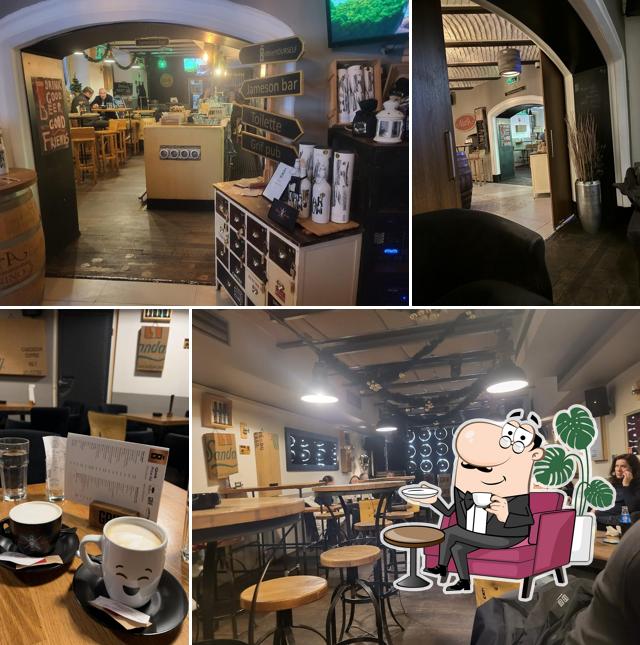 Dai un'occhiata agli interni di Pub "Bačva"