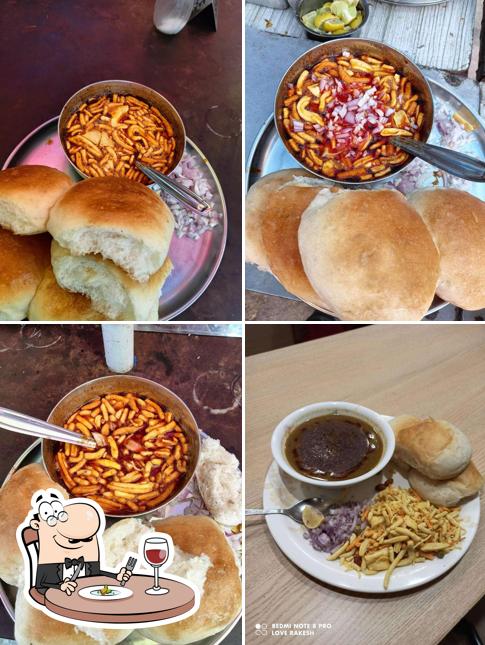 Food at Paresh Misal