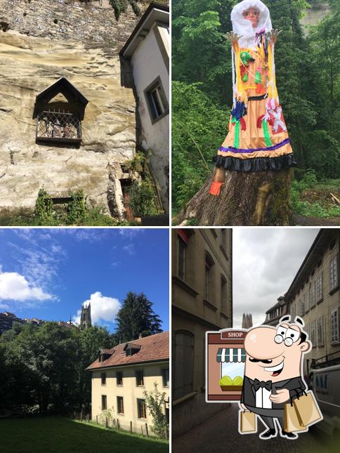 Puoi goderti l'aria fresca da seduto all'esterno di Les Falaises Fribourg
