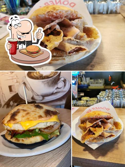 Prenditi un hamburger a Café Zentrum - Reinach