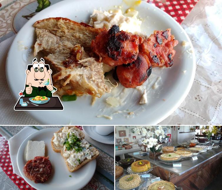 Comida em Café Colonial da Bisa
