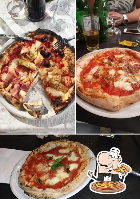 Scegli una pizza a MaMa Beach Club