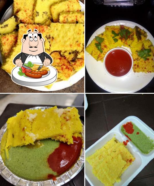 Food at Pooja Live Dhokala