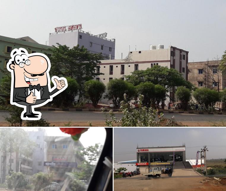 Look at this picture of Annand Hotel