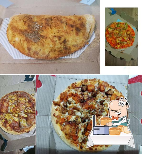 Garlic bread at Domino's Pizza Monpura, Kharagpur