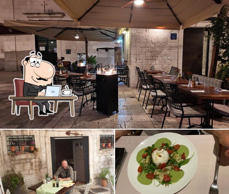 La interni e cibo del ristorante