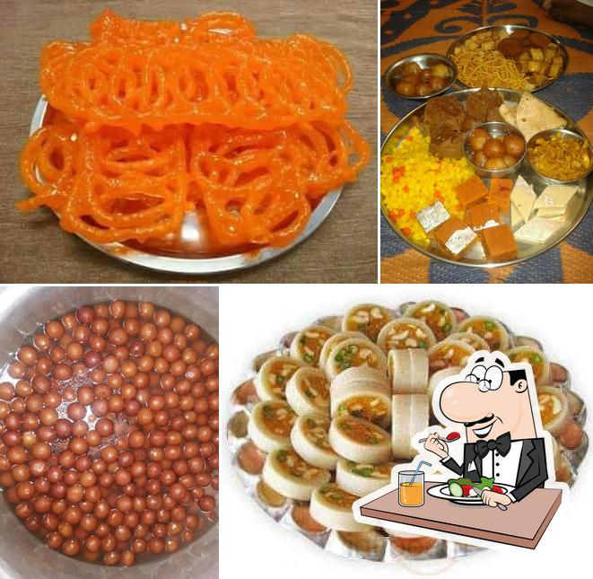Meals at Maa Annapurna Shudh Shakahari Bhojan