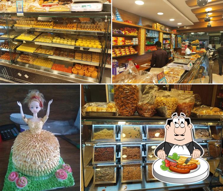 Food at ES Iyangar bakery and sweets new branch