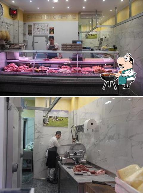 Ordina i piatti di carne a Rosticcia - Macelleria & Rosticceria