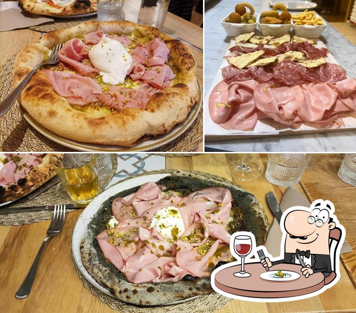 La cibo e interni del ristorante