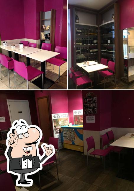 Gli interni di Very Food Sweetcorner Bar