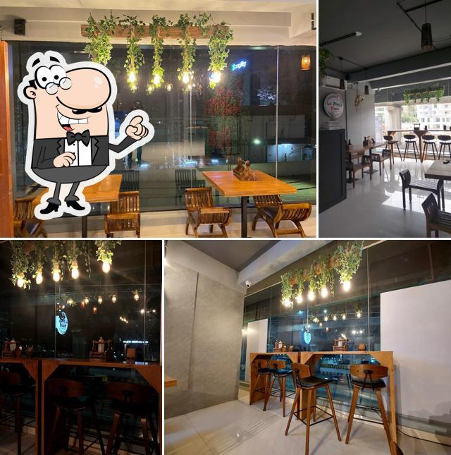 The interior of La Pino'z Pizza