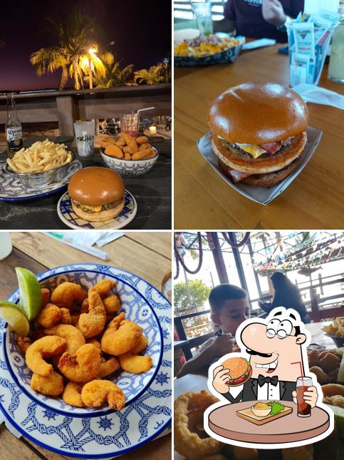 Peça um hambúrguer no Pacífico Bar