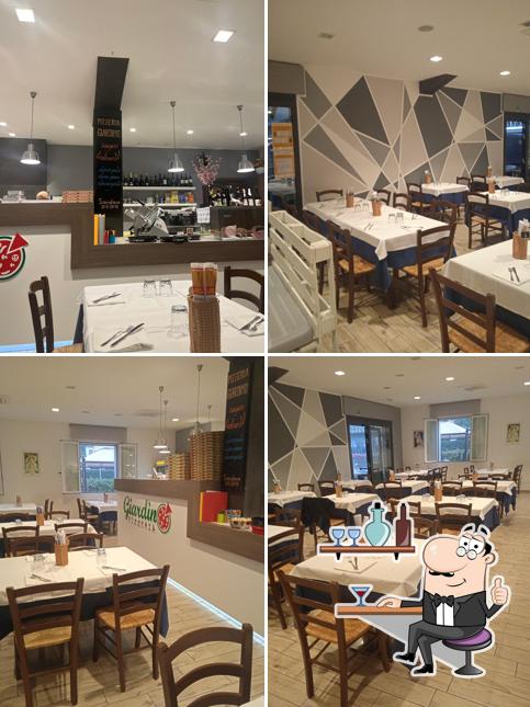 Siediti a un tavolo di Pizzeria Giardino