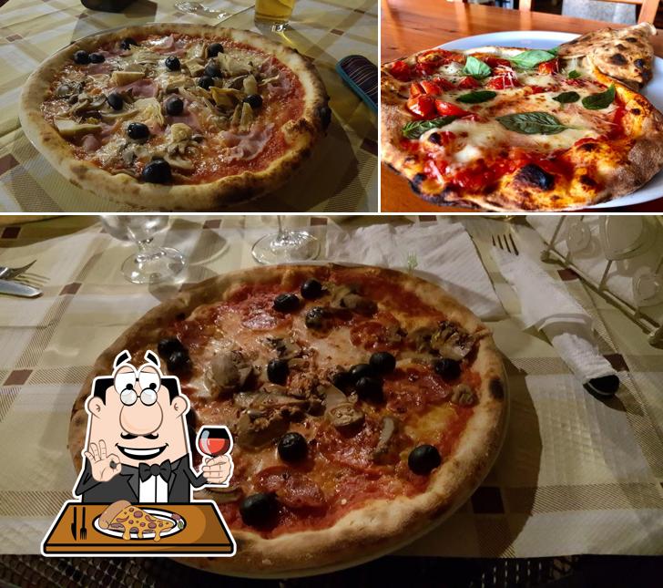 Scegli tra le svariate varianti di pizza