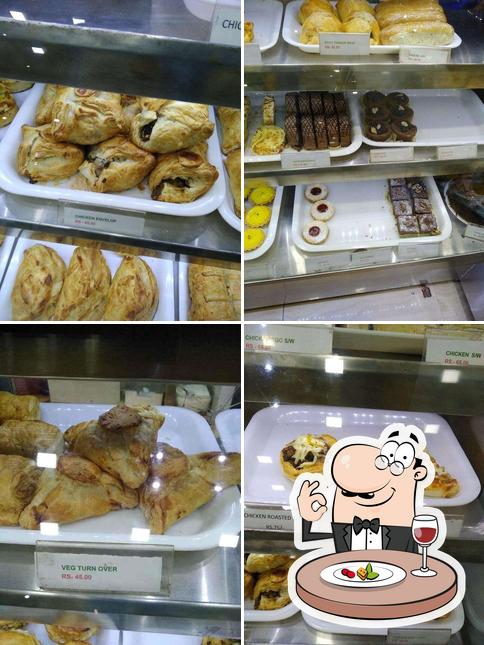 Food at Cakes