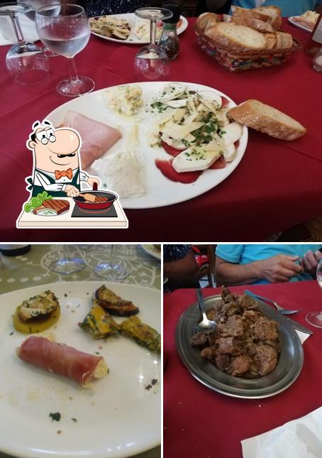 C'è un'ampia selezione di pasti per gli amanti della carne