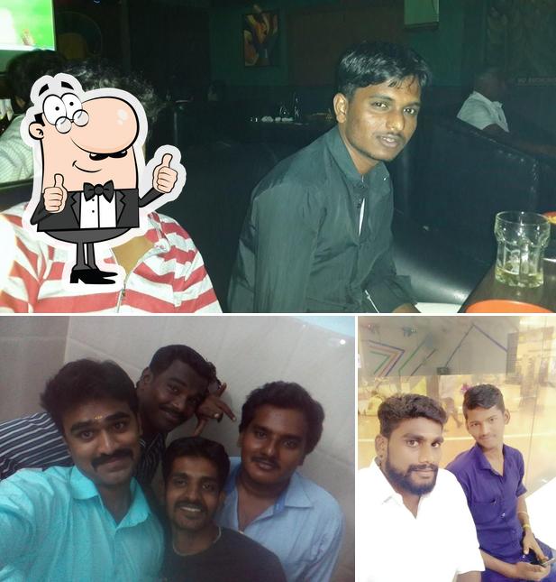 Look at this picture of Jungle Bar